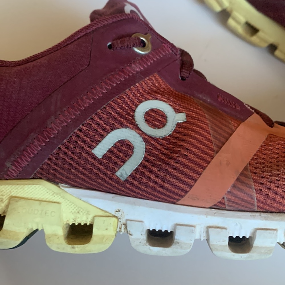 On Running Cloudflow Sneakers Red Rust Tones Men’… - image 4